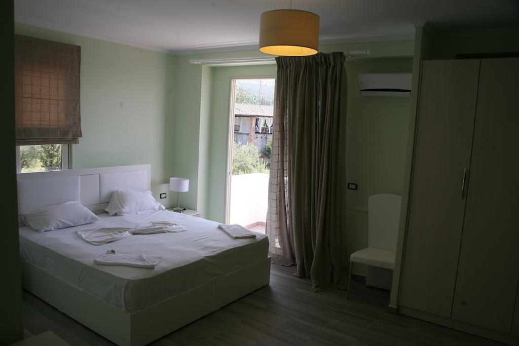 Hotel Ionian Dhërmi Habitación foto